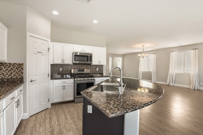 Building Photo - Rare 5 Bdrm home in the Ladera community of Summerlin!