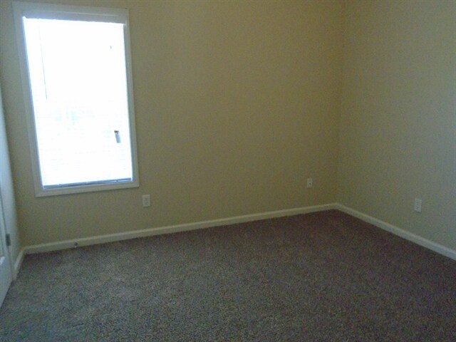 Building Photo - 550 Brook Hollow Dr