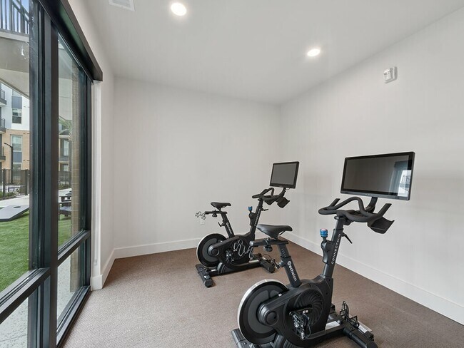 Building Photo - 10 Weeks Free | Luxury 2-Bed Home!