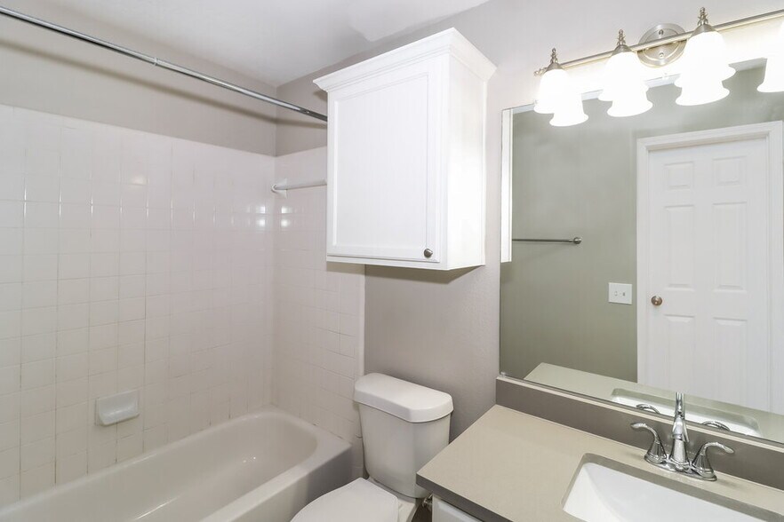 Building Photo - 21013 Godolophin Ct