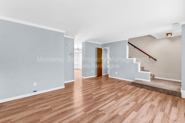Building Photo - 3137 Seacrest Ave