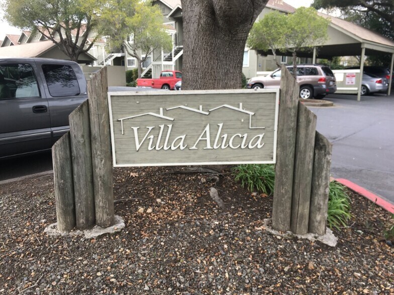 Primary Photo - 776 Santa Alicia Dr