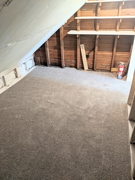 Storage Room - 732 W Shiawassee St