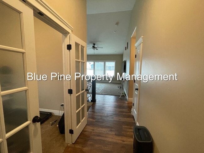 Building Photo - 705 Wilshire Pl