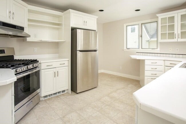 Building Photo - 1603 Centre St