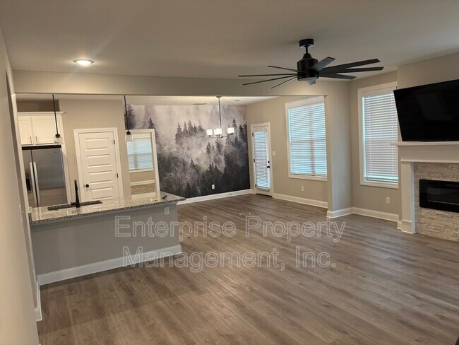Building Photo - 564 Holden Dr