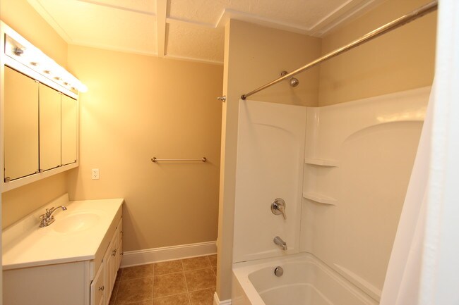 Building Photo - 1430 Sherman St SE