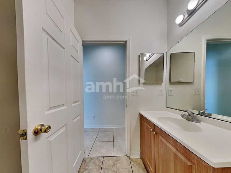 Building Photo - 2613 Fox Creek Dr