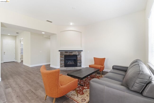 Building Photo - 1067 Somersby Way