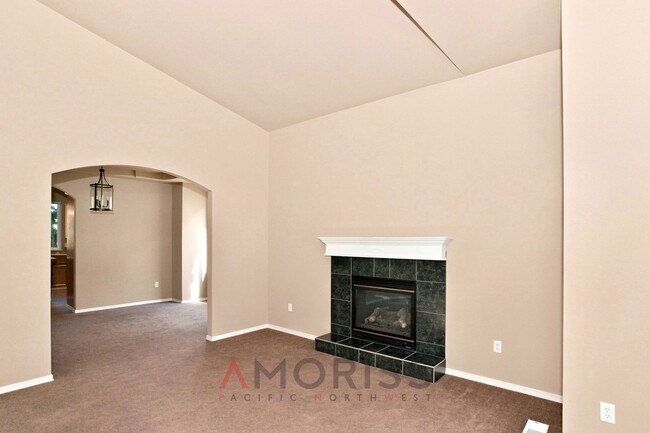 Building Photo - Spacious 4bd - 2.5ba Bonney Lake Home on Quiet Cul-de-Sac