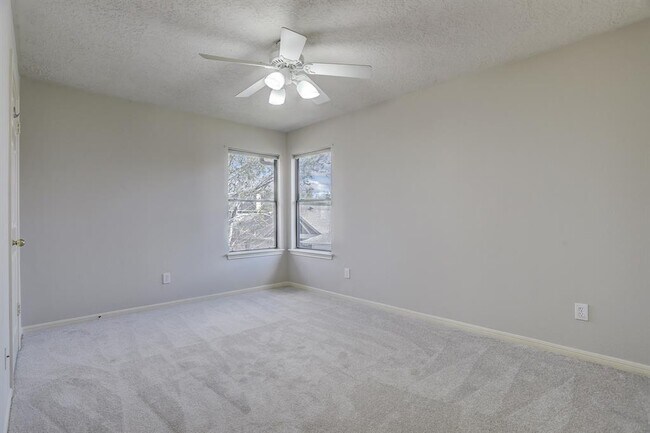 Building Photo - 3126 Pebble Bay Dr