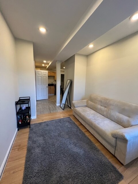 Building Photo - 214 Hanover St