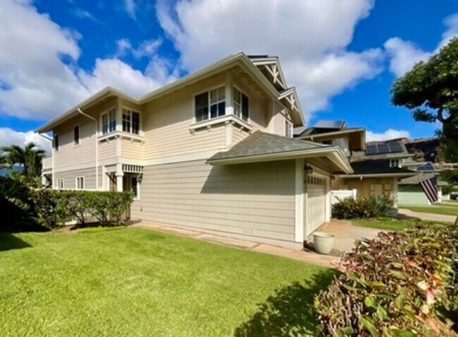 Building Photo - 4 bedroom, 2.5 bath, Mountain and Ocean Ba...