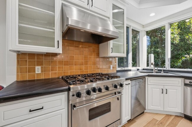 Building Photo - 7BR / 6BA Los Altos Home with Elevator, 3-Car Garage & EV Charging