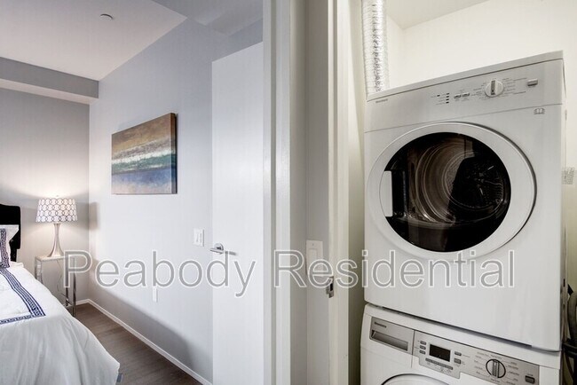 Building Photo - 2422 17th St NW