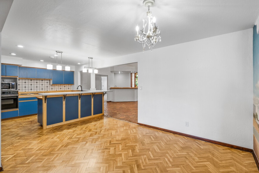 Building Photo - 3319 E Indian School Rd