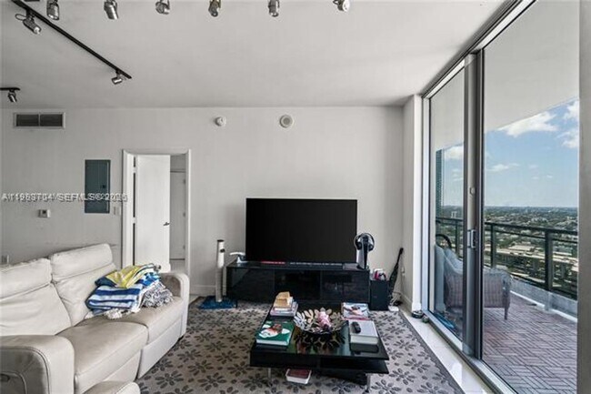 Building Photo - 90 SW 3rd St