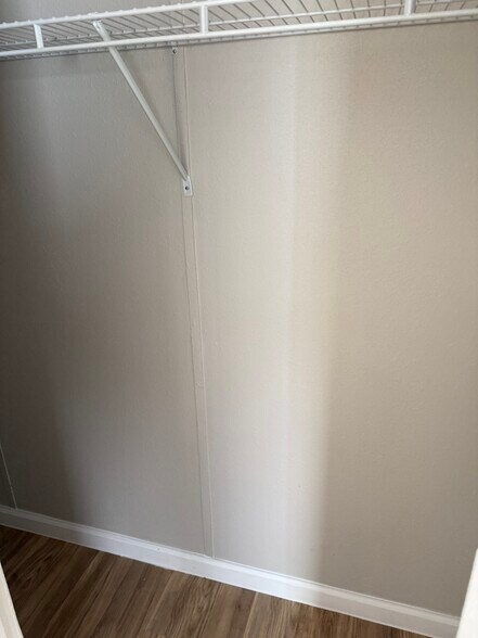 Building Photo - 6201 W Bert Kouns Industrial Loop