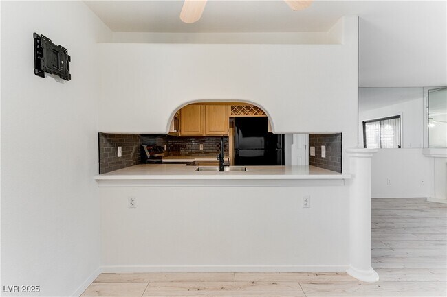 Building Photo - 601 Cabrillo Cir