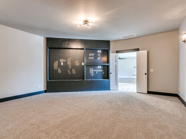 Building Photo - 5 Bedrooms + 3 Baths + Piedmont Schools