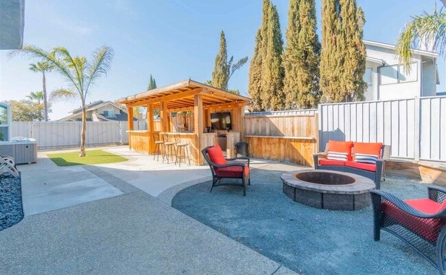 Building Photo - 2271 Biscay Ct