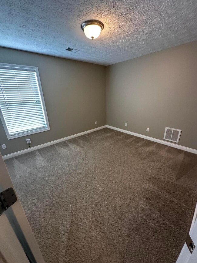 Building Photo - 106 Bluegrass Beat Cove