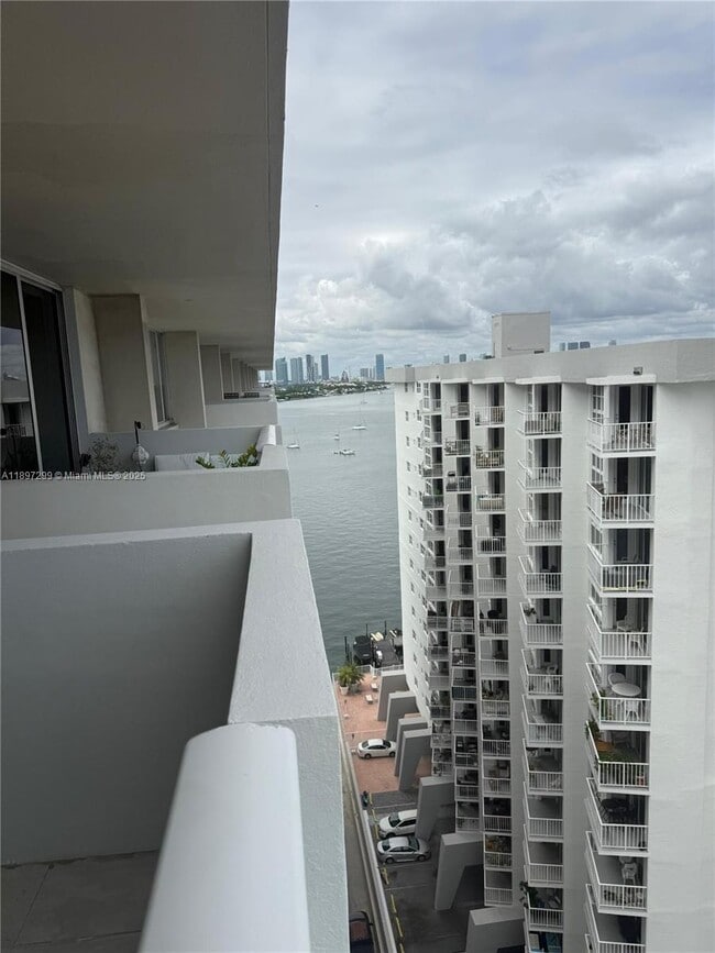 Building Photo - 1200 West Ave