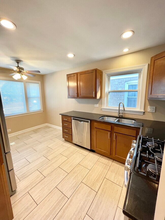 Building Photo - 5755 S Meade Ave