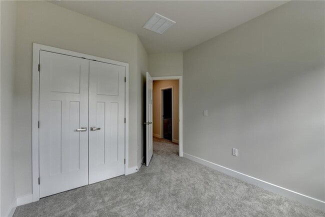 Building Photo - 953 Woods Chapel Rd