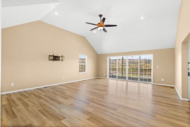 Building Photo - Stunning Kamiah House with Breathtaking Views
