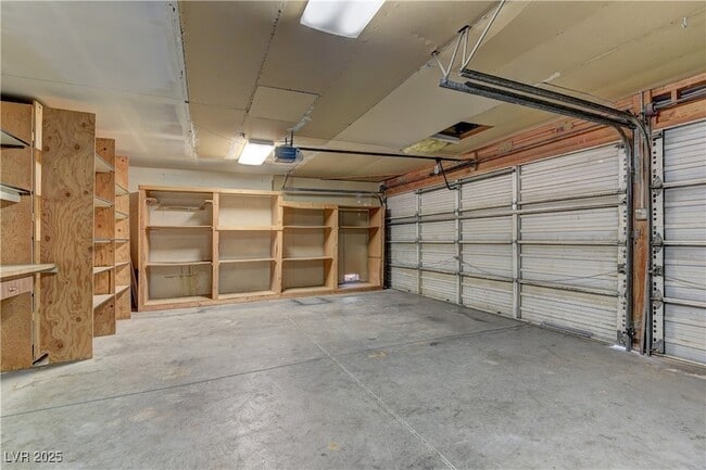 Building Photo - 6270 W Arcadia Ave