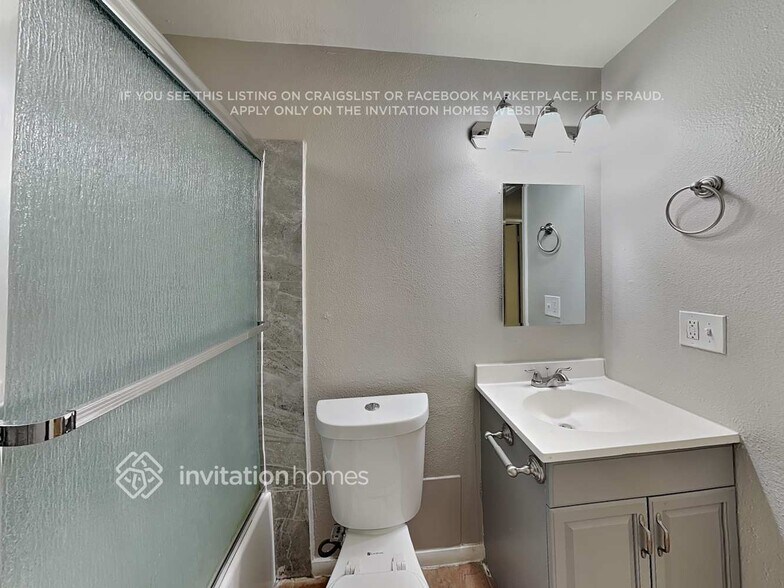 Building Photo - 5552 W Carol Ave