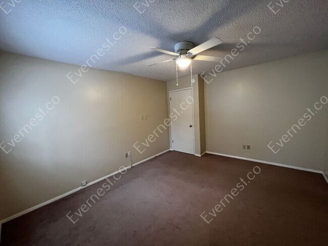 Building Photo - 604 Running Brook Rd