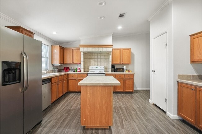 Building Photo - 15926 Millers Landing Dr