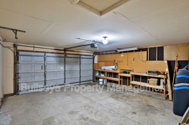 Building Photo - 7153 S Butte Ave