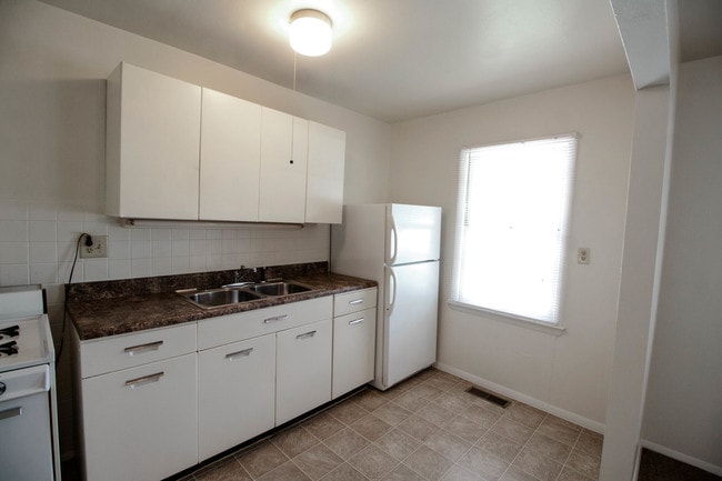 Building Photo - Peirce Avenue Apartments