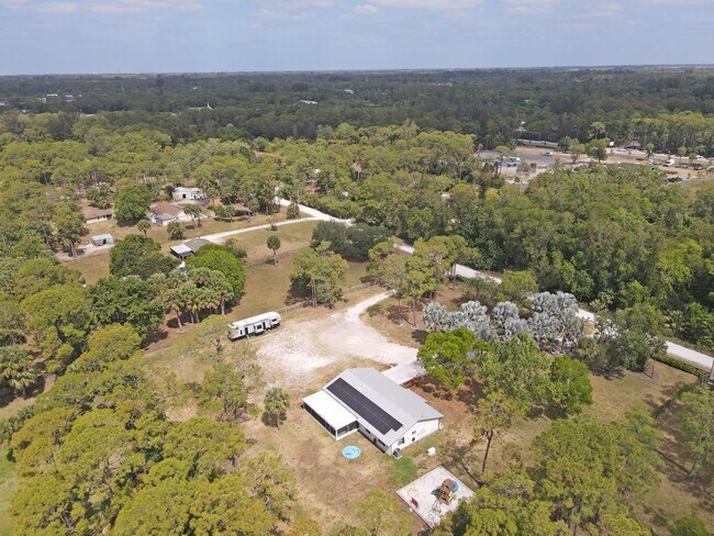 Building Photo - 13624 Farley Rd