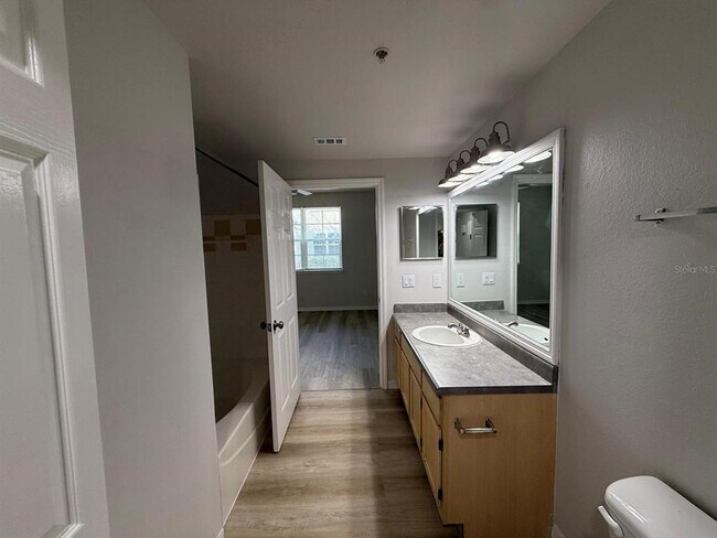 Building Photo - 3478 Westchester Square Blvd