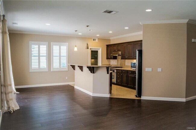 Building Photo - 23 Keepsake