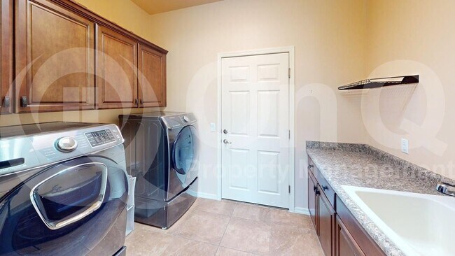 Building Photo - 9398 E Desert Milkweed Ct
