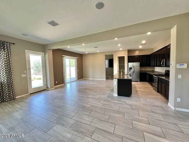 Building Photo - 25236 N 106th Dr