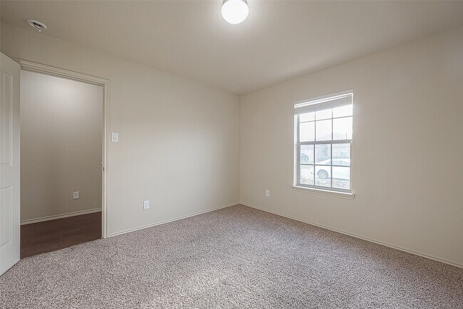 Building Photo - 2038 Treasure Mountain Dr