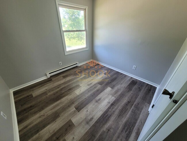 Building Photo - 3BR/2BA BI-LEVEL ON LAFAYETTE'S SOUTH SIDE