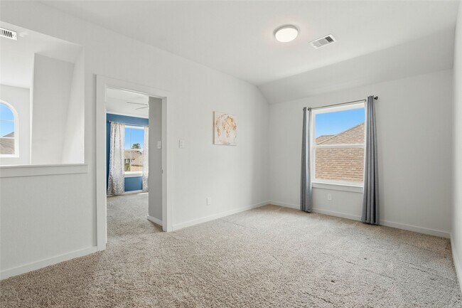 Building Photo - 15647 Roscobie Park Dr