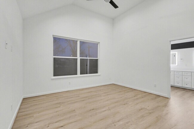 Building Photo - 203 Danna Ln
