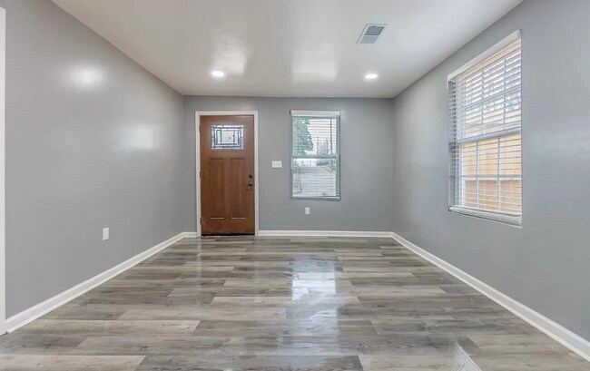 Building Photo - 2314 Brooklyn Ave