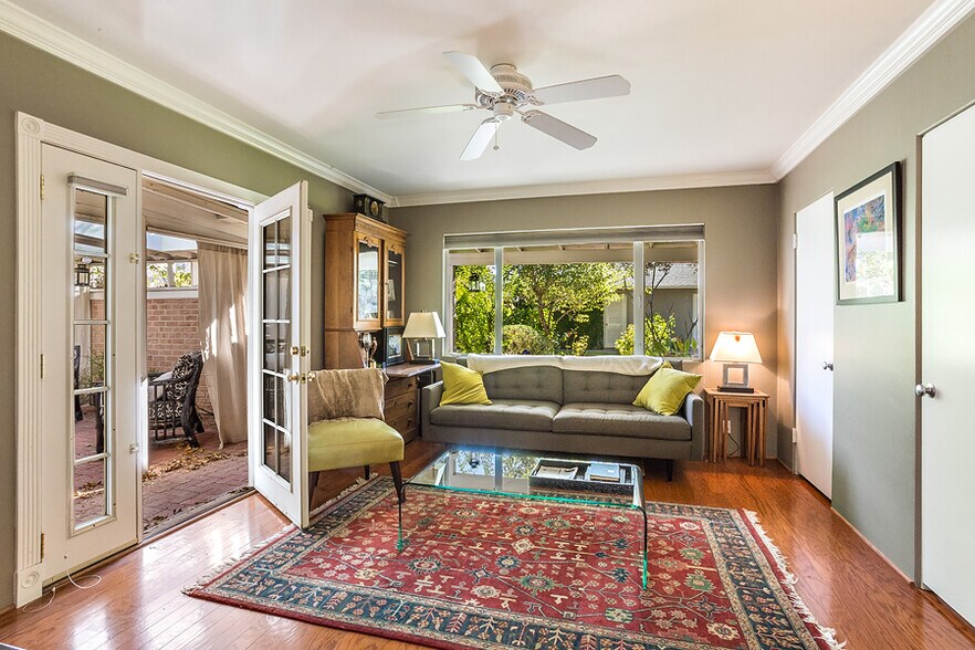 Bedroom 1 - 543 W Coronado Rd