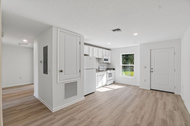 Building Photo - 1115 F Avenue