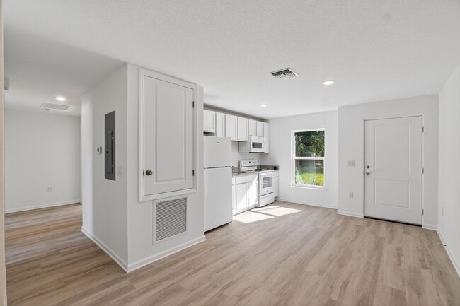 Building Photo - 209 Orange Ave