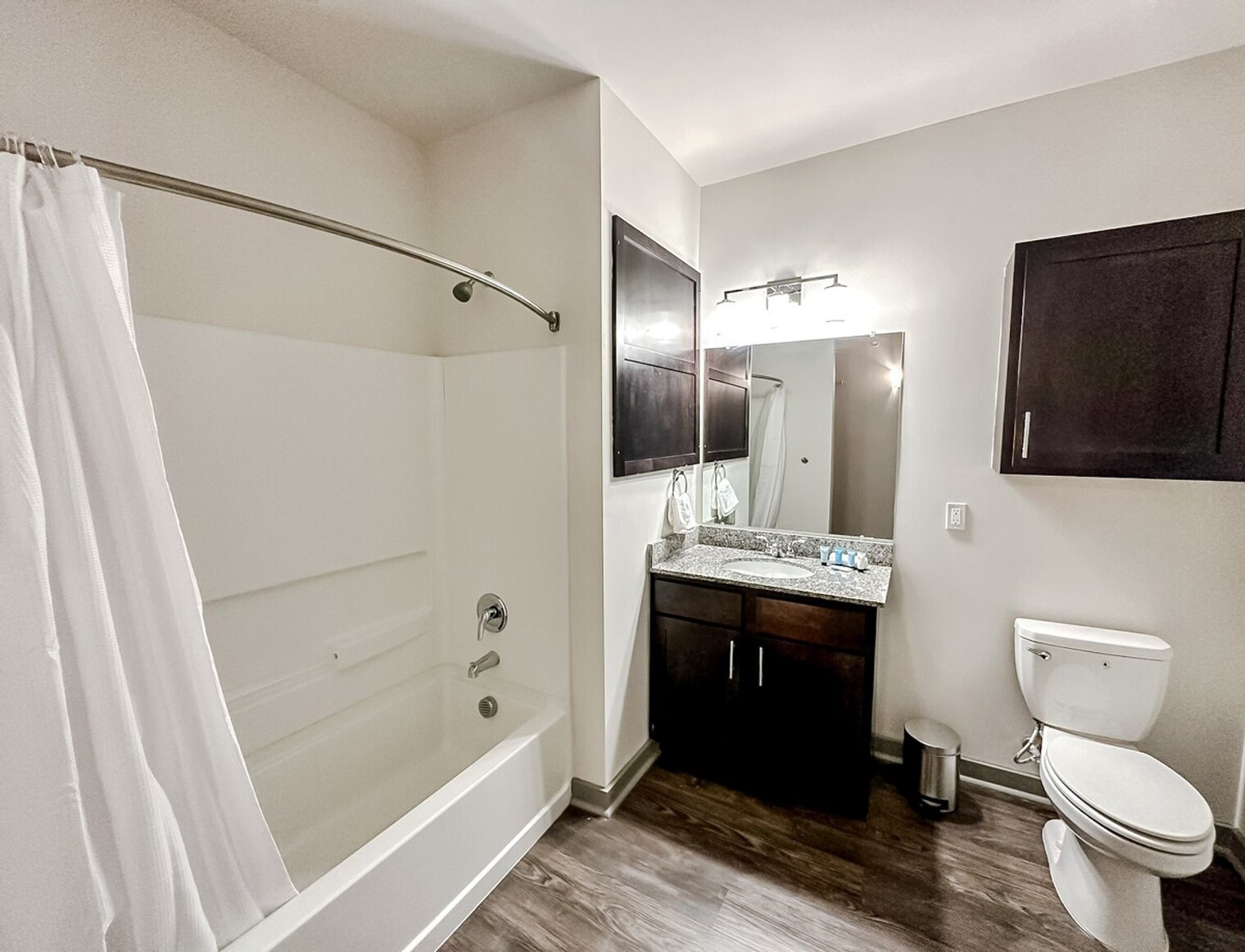 Building Photo - 111 E 4th St